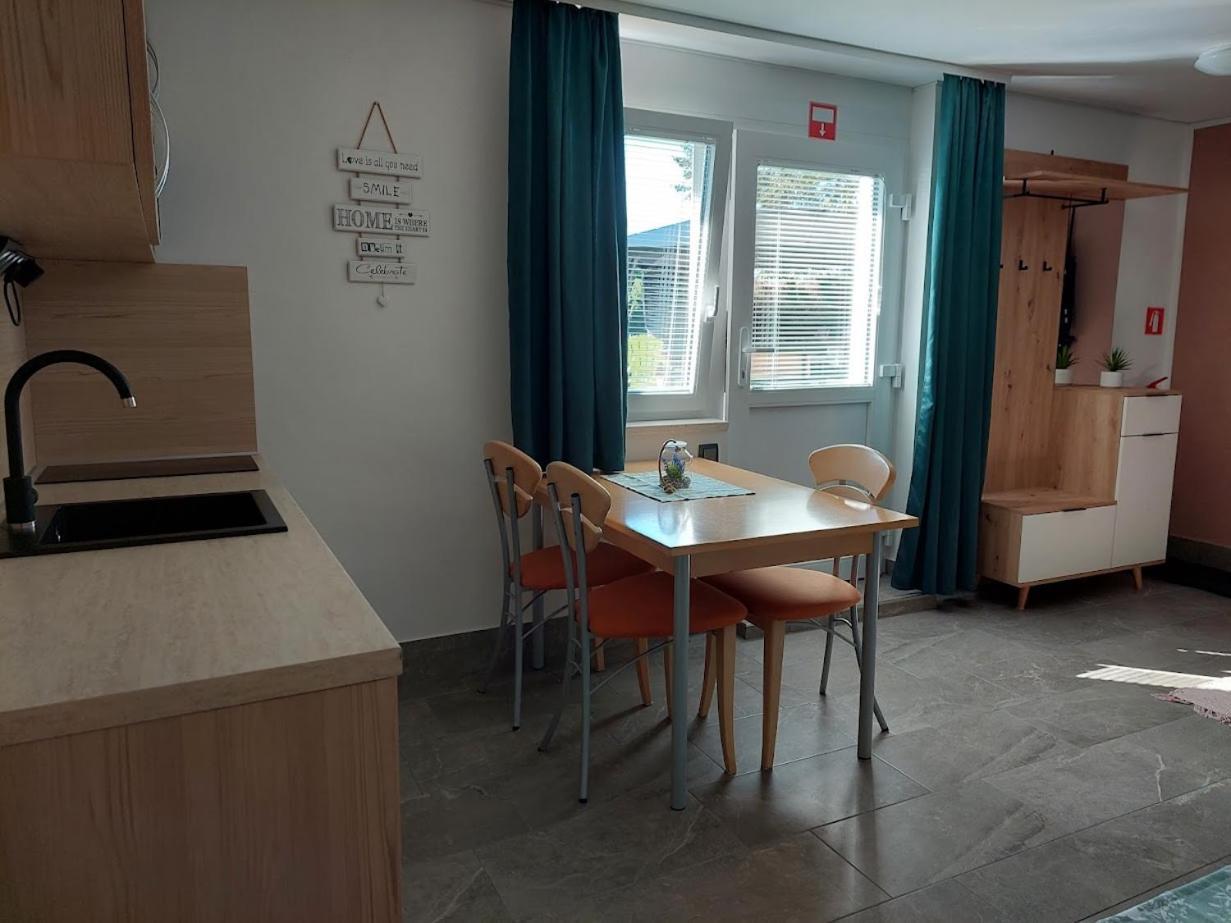 Studio Apartma Zirovnik 戈雷尼斯卡地区采尔克列 外观 照片