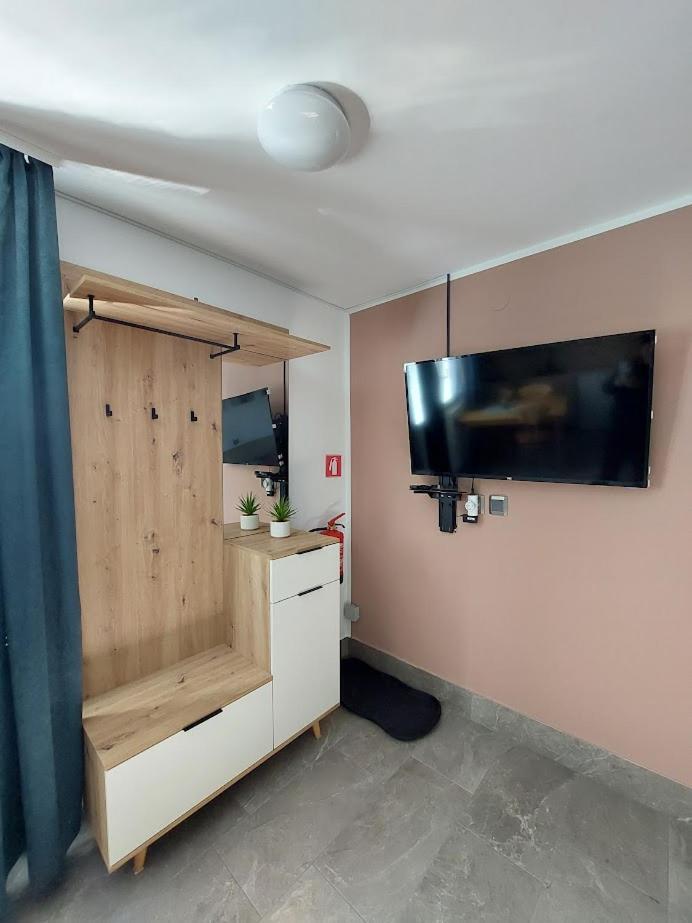 Studio Apartma Zirovnik 戈雷尼斯卡地区采尔克列 外观 照片